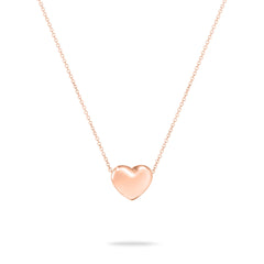 Die Echtzeit Halskette - Puffy Heart von Echtzeit ist eine minimalistische Kette mit kleinem, roségoldenem Herzanhänger - ein zeitloses und filigranes Accessoire für jeden Anlass.