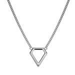 Liebeskind Berlin Halskette bestehend aus einer silbernen Panzerkette und einem silbernen, diamantförmigen Anhänger; Produktbild