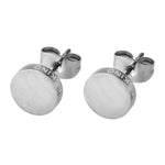 LIEBESKIND BERLIN Ohrstecker - Der ikonische Geometrische: Runde, silberne Edelstahl-Ohrstecker von Liebeskind Berlin mit "BE KIND"-Gravur am Rand - ideal für Fans minimalistischen Designs.