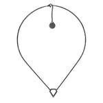 Liebeskind Berlin Halskette bestehend aus einer schwarzen Panzerkette und einem schwarzen, diamantförmigen Anhänger; Produktbild