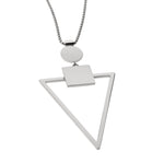 Die LIEBESKIND BERLIN Halskette - The Geometric von Liebeskind Berlin zeigt runde, quadratische und große offene Dreieck-Anhänger an einer polierten Edelstahlkette für einen schicken 70er-Jahre-Look vor weißem Hintergrund.