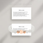 White Jade Beads Armband auf Karte, die die Bedeutung der Halbedelsteine erklärt: Mit exquisiten Halbedelsteinen ist dieses Armband Schmuckstück und Talisman zugleich.
Seit Menschengedenken übt Jade eine ganz besondere Anziehungskraft auf die Menschen aus. Sie gilt als Symbol für Bescheidenheit,
Barmherzigkeit, Gerechtigkeit und Weisheit.
