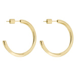 Liebeskind Berlin Creole in gedrehter Form, in der Farbe gold; Seitenansicht