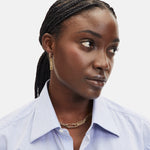 Liebeskind Berlin Ohrhänger mit Secure Tag Anhänger, in der Farbe gold; Tragebild