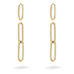 Der LIEBESKIND BERLIN Ohrhänger - Special Link von Liebeskind Berlin besteht aus goldfarbenen Kettengliedern mit drei länglichen, ovalen Gliedern pro Ohrring und ist das perfekte Accessoire, um jeden Look aufzuwerten. Abgebildet auf einem weißen Hintergrund.