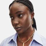 Liebeskind Berlin Ohrhänger mit goldenen, abnehmbaren Links; Tragebild