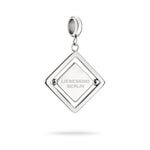Silberner Liebeskind Berlin Charm mit drehbarem Plättchen, graviertem Wassermann-Zodiac-Symbol auf der einen und Logoschriftzug auf der anderen Seite; Produktbild