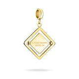 Goldener Liebeskind Berlin Charm mit drehbarem Plättchen, graviertem Waage-Zodiac-Symbol auf der einen und Logoschriftzug auf der anderen Seite; Produktbild