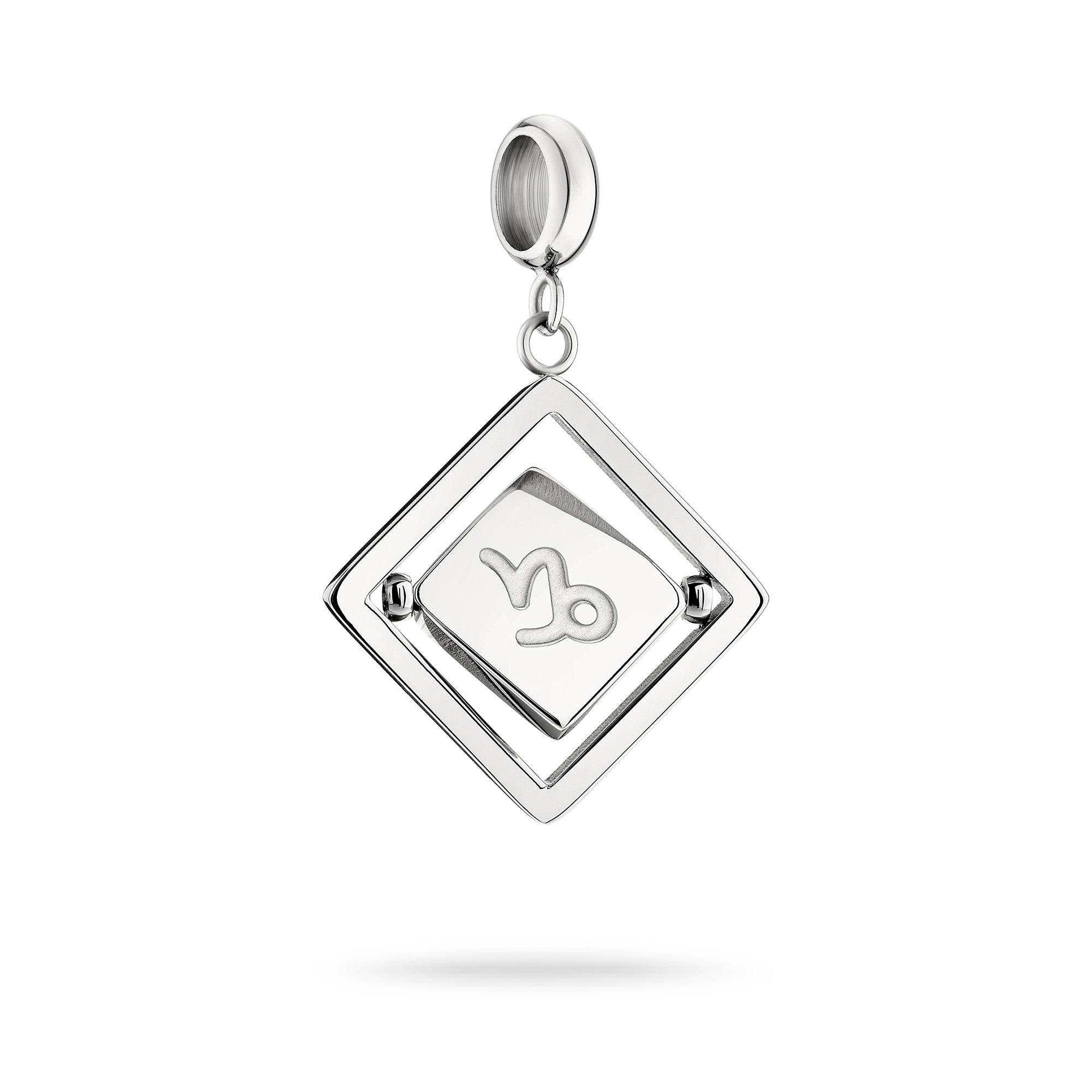 Silberner Liebeskind Berlin Charm mit drehbarem Plättchen, graviertem Steinbock-Zodiac-Symbol auf der einen und Logoschriftzug auf der anderen Seite; Produktbild