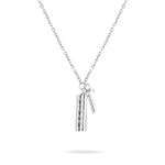 Die LIEBESKIND BERLIN Halskette - The Love Lock: Silberne Edelstahkette mit zylindrischem Anhänger, Gravur und Bar Charm - das perfekte Geschenk von Liebeskind Berlin.