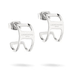 Ein Paar silberne Liebeskind Berlin Creole - The Secure Tag Ohrringe mit einem offenen, geschwungenen geometrischen Design auf weißem Hintergrund.