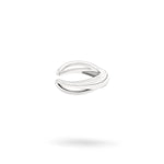 Der LIEBESKIND BERLIN Ear Cuff - The Twisted von Liebeskind Berlin zeichnet sich durch ein minimalistisches, geschwungenes Design mit offenem Ende aus, das sich elegant auf weißem Grund präsentiert.