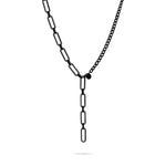 Die LIEBESKIND BERLIN Halskette - Two Chain von Liebeskind Berlin ist eine asymmetrische schwarze Kette mit einem tropfenförmigen Anhänger, die jedes Outfit mit moderner Eleganz und Raffinesse bereichert.