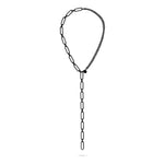 Die LIEBESKIND BERLIN Halskette - Two Chain von Liebeskind Berlin zeichnet sich durch ein asymmetrisches Design mit rechteckigen und runden Gliedern aus. So entsteht eine einzigartige Statement-Halskette, bei der eine Seite länger ist als die andere.