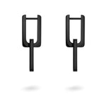 Die LIEBESKIND BERLIN Creole - Mini Link von Liebeskind Berlin sind moderne, rechteckige schwarze Ohrringe auf weißem Grund - der perfekte Schmuck für jede Gelegenheit.