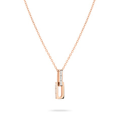 Die LIEBESKIND BERLIN Halskette - The Festive Mini Link Sparkle mit einer roségoldenen Kette und einem modernen geometrischen Anhänger mit Zirkonia im Baguetteschliff bietet eleganten Stil von Liebeskind Berlin.