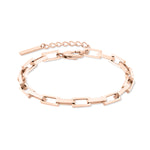 Das LIEBESKIND BERLIN Armband - Urban Chic von Liebeskind Berlin verfügt über roségoldene, rechteckige Glieder und einen verstellbaren Verschluss, der elegant auf weißem Hintergrund für einen modernen, urbanen Stil sorgt.