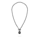 LIEBESKIND BERLIN Halskette - Der T-Bar-Teller von Liebeskind Berlin zeigt einen achteckigen Anhänger und einen T-Bar-Verschluss, abgebildet auf einem weißen Hintergrund.