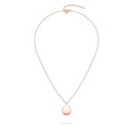 Die LIEBESKIND BERLIN Halskette "The Organic Pendant" von Liebeskind Berlin aus roségoldfarbenem Edelstahl hat einen tropfenförmigen Anhänger an einer zarten, längenverstellbaren Kette und wird auf weißem Hintergrund präsentiert.