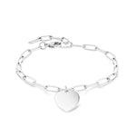 Das LIEBESKIND BERLIN Armband - My Heart von Liebeskind Berlin besteht aus einer silbernen Edelstahlkette mit länglichen Gliedern und einem herzförmigen Anhänger - stilvoll, langlebig und perfekt für jeden Anlass.