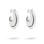 LIEBESKIND BERLIN Creole - Organische Formen von Liebeskind Berlin: Silberglänzende, abstrakte Creolen mit sanften Kurven und Stiftverschlüssen - ideal für einen eleganten, minimalistischen Look. Präsentiert auf weißem Hintergrund.