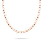 Die LIEBESKIND BERLIN Halskette - Plates von Liebeskind Berlin ist eine roségoldene Halskette mit quadratischen Gliedern für Damen Schmuck, die auf einem weißen Hintergrund mit einem weichen Schatten darunter abgebildet ist.