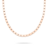 Die LIEBESKIND BERLIN Halskette - Plates von Liebeskind Berlin ist eine roségoldene Halskette mit quadratischen Gliedern für Damen Schmuck, die auf einem weißen Hintergrund mit einem weichen Schatten darunter abgebildet ist.