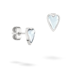 LIEBESKIND BERLIN Ohrstecker - Glass Heart von Liebeskind Berlin, mit herzförmigen hellblauen Glassteinen in einem charmanten Design, abgebildet auf weißem Hintergrund.