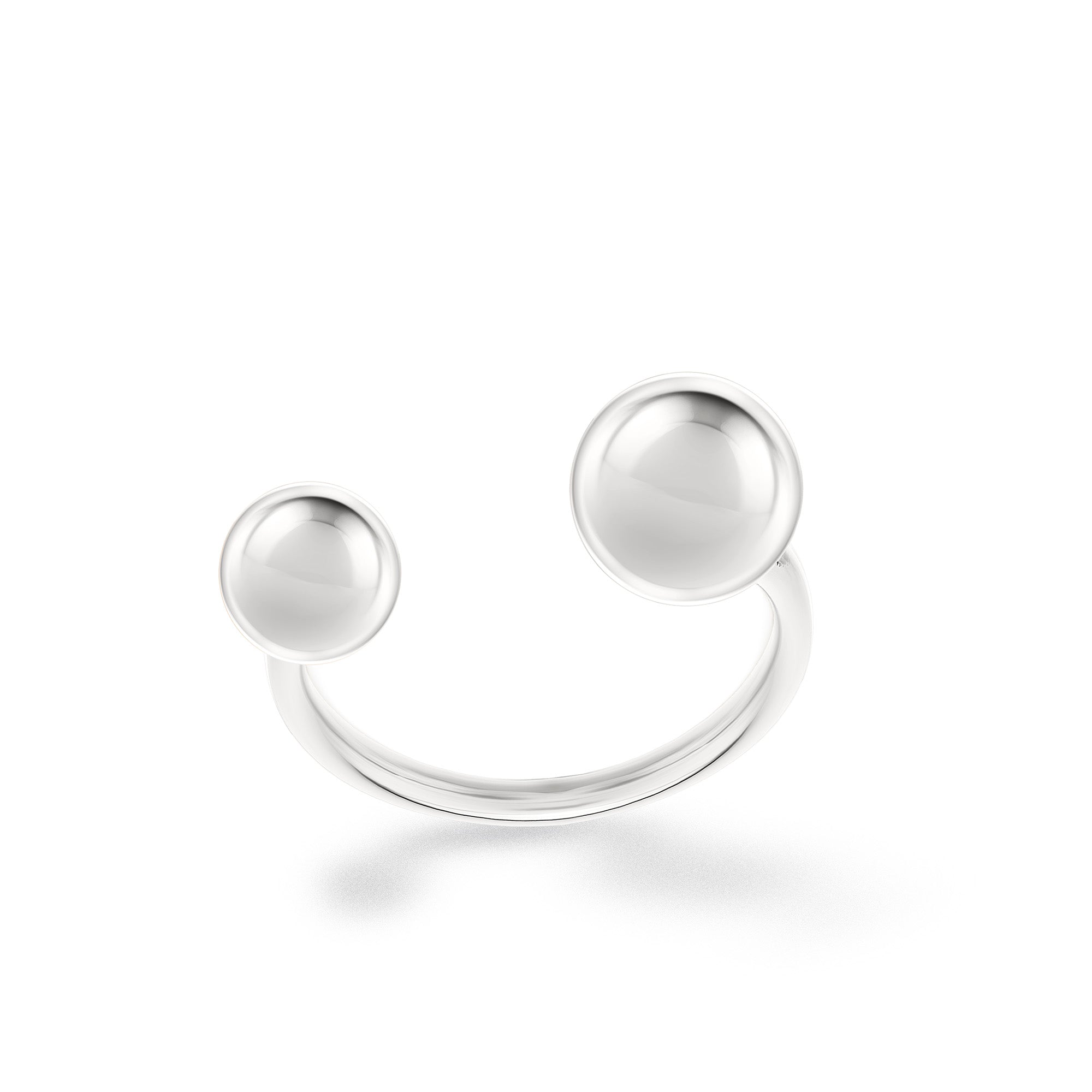 Der LIEBESKIND BERLIN Ring - Stahlkugel von Liebeskind Berlin zeigt ein modernes silbernes Design mit zwei glänzenden runden Enden, eines größer als das andere, vor einem weißen Hintergrund.