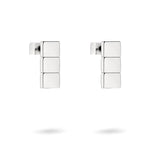 Der Liebeskind Berlin Ohrring - Plates besticht durch minimalistisches Design mit drei gestapelten, rechteckigen Elementen aus Silber - ästhetisch vor weißem Hintergrund präsentiert.