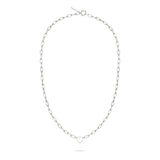 Die Liebeskind Berlin Halskette - In Liebe besteht aus einer Silberkette mit länglichen Gliedern und einem kleinen Herzanhänger. Ein elegantes Geschenk aus der Liebeskind Berlin Kollektion.