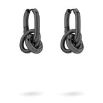 Der Liebeskind Berlin Ohrring - Modern Knot ist ein schwarzer Metallring mit verschlungenem Knotendesign - ein elegantes, zeitloses Accessoire von Liebeskind Berlin, das auf weißem Hintergrund gezeigt wird und perfekt für jeden Anlass ist.