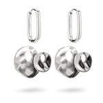 Verleihen Sie Ihrer Sammlung einen modernen Touch mit dem Liebeskind Berlin Ohrring - Organic Shapes, eleganten silbernen Ohrhängern mit abstrakten Kurven und kreisförmigen Ausschnitten von Liebeskind Berlin.