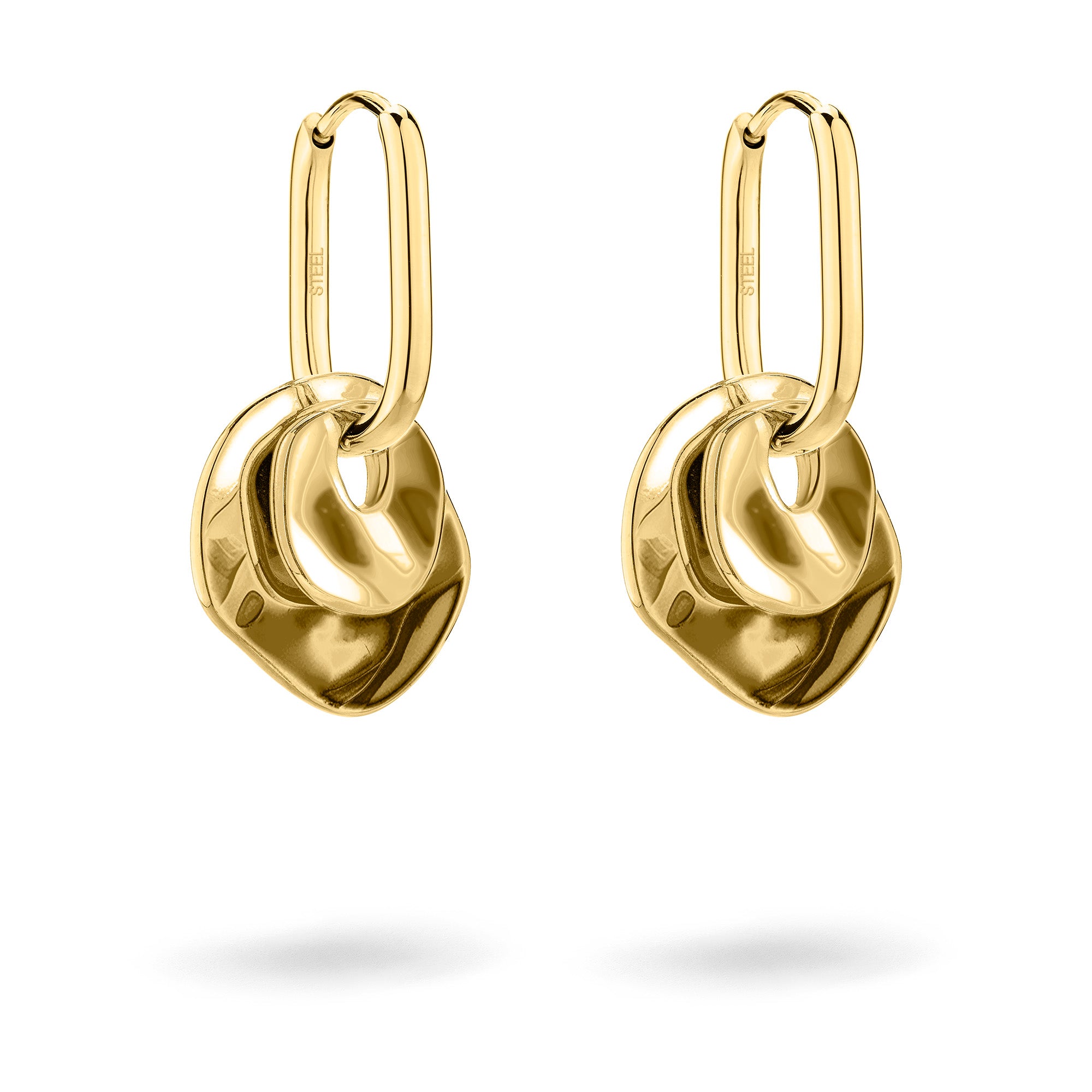 Der Liebeskind Berlin Ohrring - Organic Shapes besteht aus goldenen Ohrhängern mit abstrakten, organisch geformten Plättchen und länglichen Bügeln, die ein modernes Accessoire für jedes Outfit darstellen. Abgebildet auf weißem Hintergrund. Marke: Liebeskind Berlin.