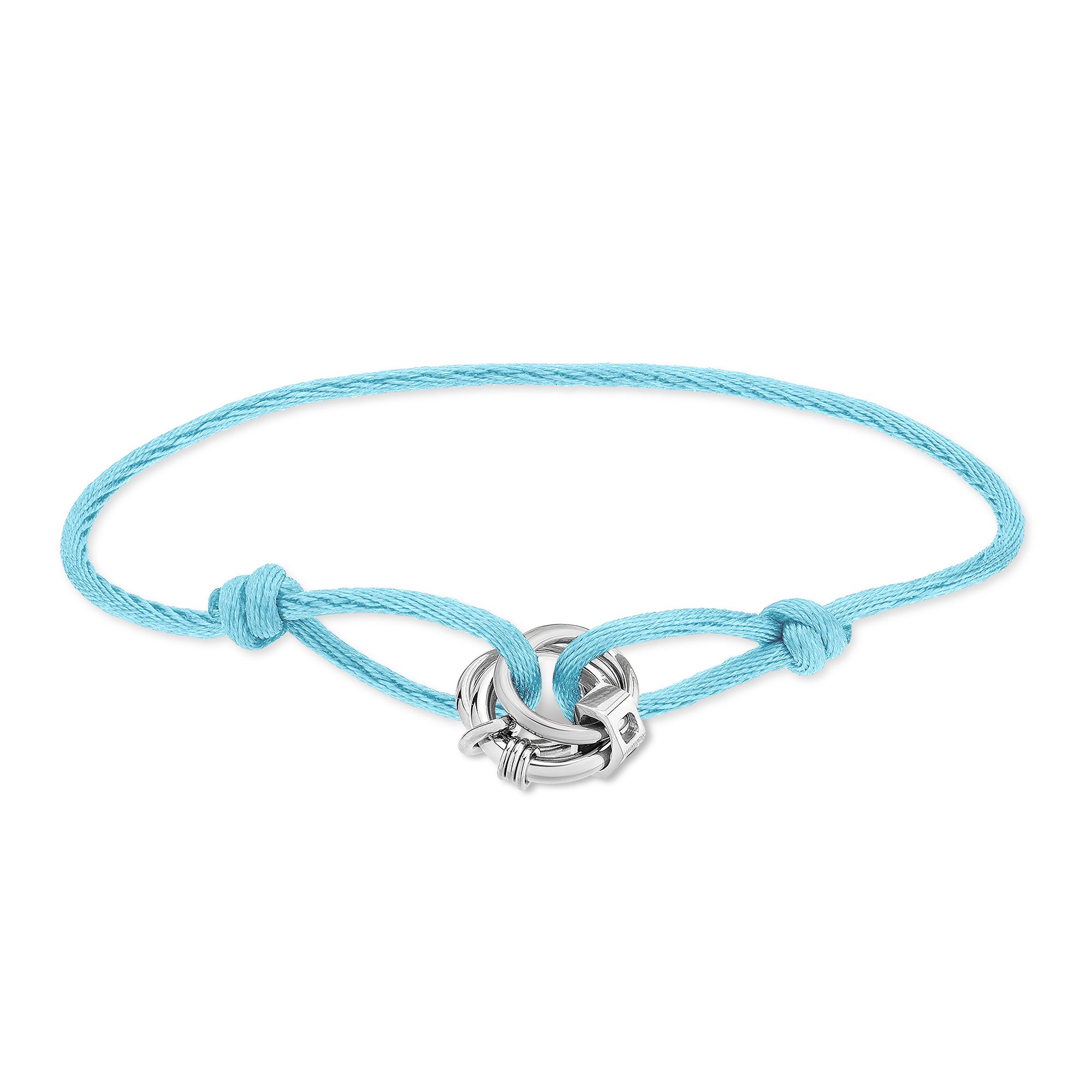 Das LIEBESKIND BERLIN Armband - Lora besteht aus einem hellblauen Stoffband mit einem silbernen Knotenanhänger und verstellbaren Knoten und ist damit ein stilvolles Accessoire für jedes Outfit von Liebeskind Berlin.
