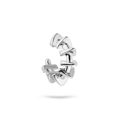 Der LIEBESKIND BERLIN Earcuff - Spikes von Liebeskind Berlin besticht durch sein modernes, kantiges Design, das ihn zum perfekten urbanen Accessoire macht. Präsentiert auf einem klaren weißen Hintergrund.