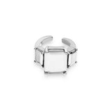 Der LIEBESKIND BERLIN Earcuff - Steel Diamond von Liebeskind Berlin zeigt ein silbernes Edelstahl-Design mit einem großen quadratischen, klaren Edelstein in Diamantoptik, der von oben auf weißem Hintergrund zu sehen ist.