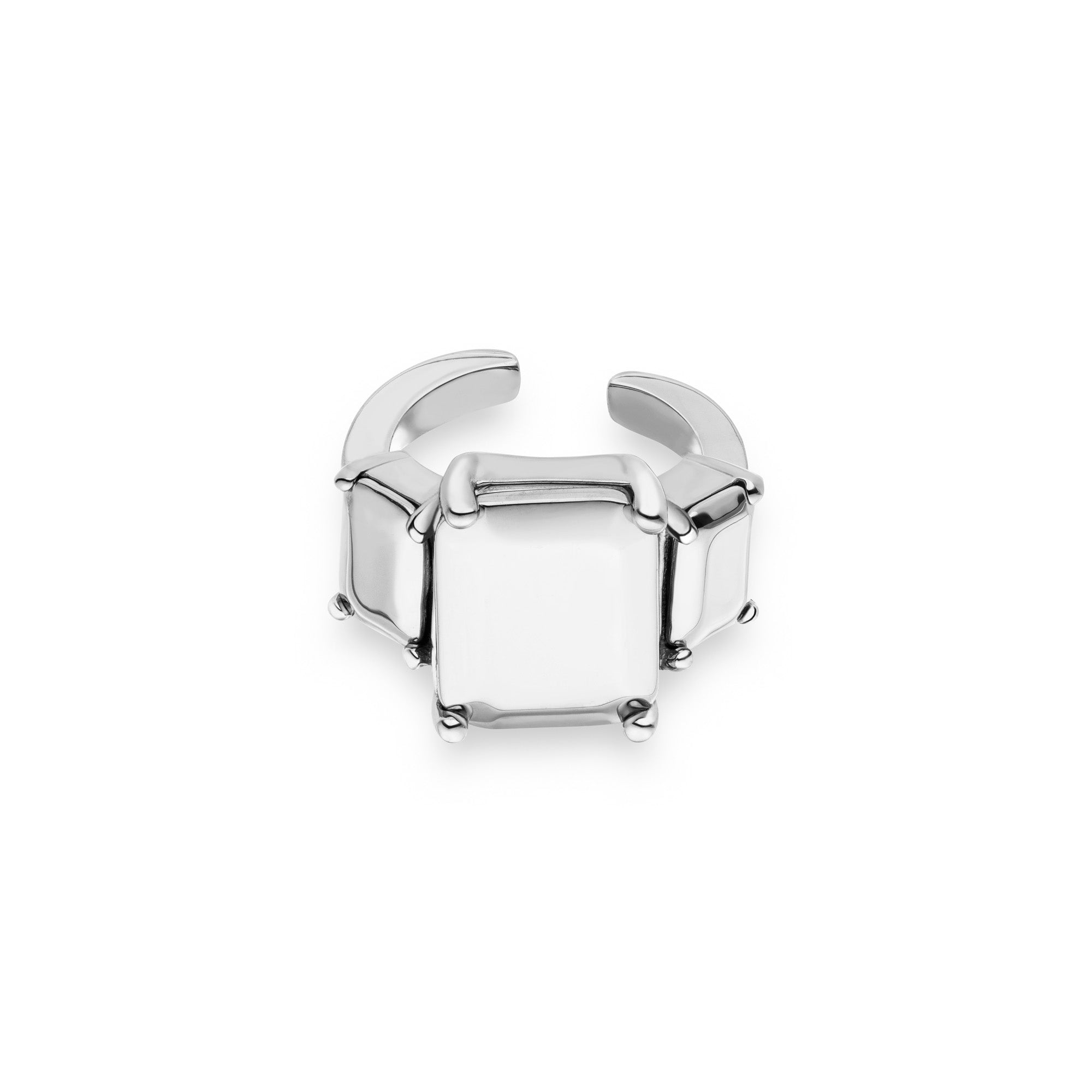 Der LIEBESKIND BERLIN Earcuff - Steel Diamond von Liebeskind Berlin zeigt ein silbernes Edelstahl-Design mit einem großen quadratischen, klaren Edelstein in Diamantoptik, der von oben auf weißem Hintergrund zu sehen ist.