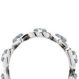 Eine Nahaufnahme des LIEBESKIND BERLIN Rings - Glass Heart in Größe 54 von Liebeskind Berlin. Das schicke Silberarmband mit herzförmigem Glaskern verleiht jedem Look einen auffälligen Glanz.