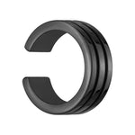 Schwarzer, offener Ohrbügel aus dem LIEBESKIND BERLIN Set - The Basic Set von Liebeskind Berlin mit drei gerillten Linien auf der Außenfläche.