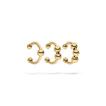Das LIEBESKIND BERLIN Earcuff Set - Urban Chic von Liebeskind Berlin besteht aus drei goldfarbenen, offenen Ringen mit Kugelenden, die sich perfekt zum Kombinieren eignen und jedem Outfit einen modernen Touch verleihen. In einer Reihe auf weißem Hintergrund dargestellt.