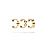 Das LIEBESKIND BERLIN Earcuff Set - Urban Chic von Liebeskind Berlin besteht aus drei goldfarbenen, offenen Ringen mit Kugelenden, die sich perfekt zum Kombinieren eignen und jedem Outfit einen modernen Touch verleihen. In einer Reihe auf weißem Hintergrund dargestellt.