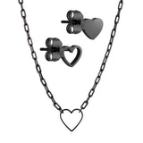Das LIEBESKIND BERLIN Set - Empty Black Hearts besteht aus einer stilvollen herzförmigen Halskette und zwei Paar passenden schwarzen Herz-Ohrsteckern - ein elegantes Accessoire-Set von Liebeskind Berlin für jeden Anlass.
