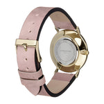 Liebeskind Berlin Armbanduhr mit goldenen Indizes, goldenem Gehäuse und rosa Lederband im Vintagestyle; Rückansicht