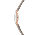 Liebeskind Berlin Armbanduhr im minimalistischen, skandinavischen Design mit roségoldenem Gehäuse und grauem Lederband; Seitenansicht