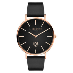 Die LIEBESKIND BERLIN Armbanduhr - Keep Loving von Liebeskind Berlin hat ein schwarzes Lederarmband, ein schwarzes Zifferblatt, ein goldenes Gehäuse und minimalistische goldene Indexe für zeitlose Eleganz.