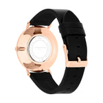 Rückansicht der LIEBESKIND BERLIN Armbanduhr - Keep Loving von Liebeskind Berlin: mit Roségoldtönen, schwarzem Silikonarmband und raffinierten gravierten Details.