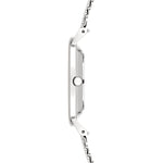 Seitenansicht der schlanken LIEBESKIND BERLIN Armbanduhr - Color Up von Liebeskind Berlin: eine silberne Edelstahluhr mit Netzarmband und runder Krone, inspiriert vom minimalistischen skandinavischen Design.