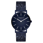 Die LIEBESKIND BERLIN Armbanduhr - Glitter-Special von Liebeskind Berlin ist eine navyblaue, minimalistische Uhr mit einem glitzernden Edelstahl-Meshband.