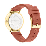 Rückansicht der LIEBESKIND BERLIN Armbanduhr - The Multi-Function mit goldenem Gehäuse, rosafarbenem Lederband und Liebeskind Berlin Branding auf der Schließe.